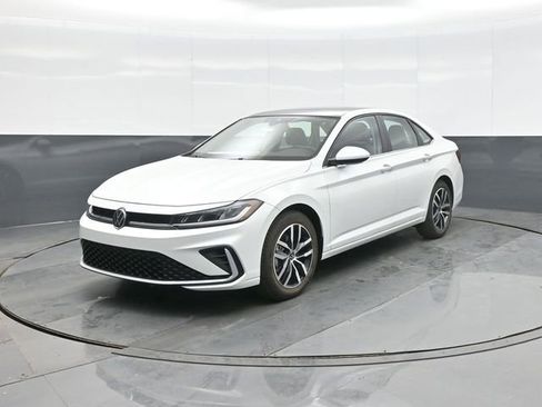 New 2026 Volkswagen Jetta SE FWD image 3