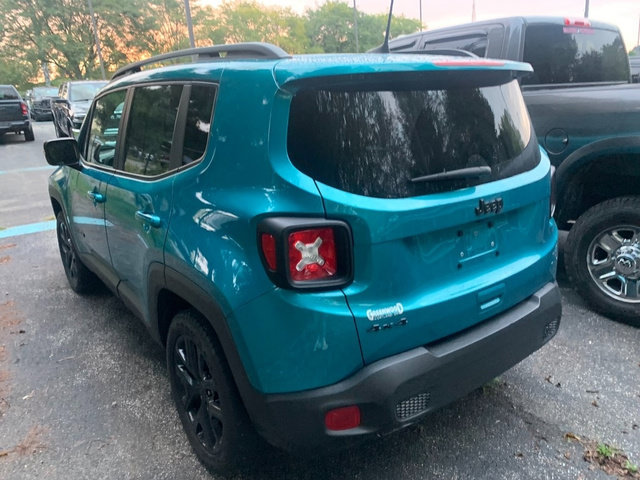 Used 2022 Jeep Renegade Altitude AWD/4WD image 5