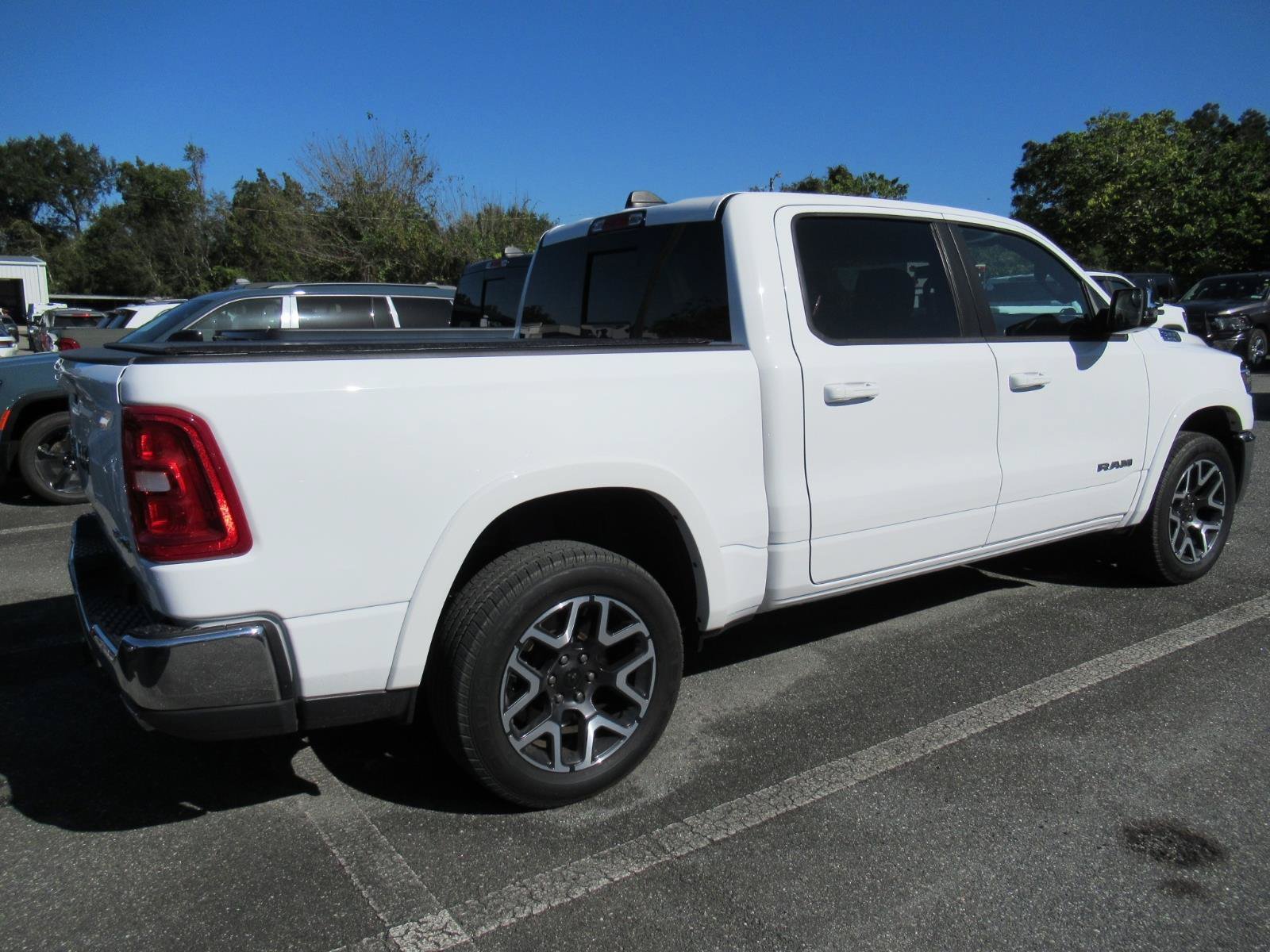 Used 2025 RAM 1500 Laramie AWD/4WD image 4