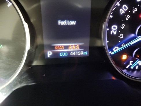 Used 2022 Toyota RAV4 XLE Premium image 30