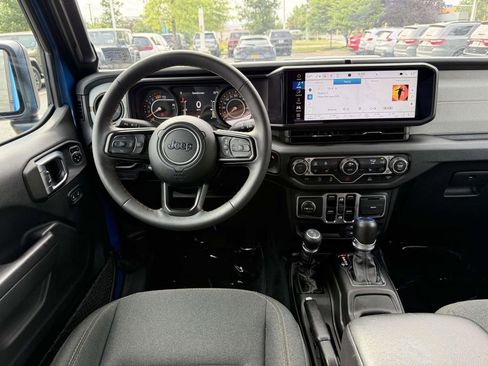 Used 2024 Jeep Wrangler Unlimited Sport AWD/4WD image 18