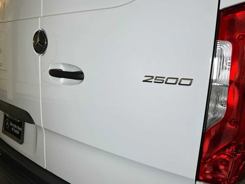 Used 2026 Mercedes-Benz Sprinter 2500 image 16