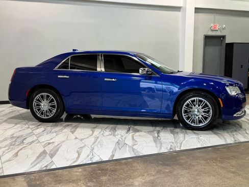 Used 2018 Chrysler 300 Limited w/ Safetytec Plus Group image 5
