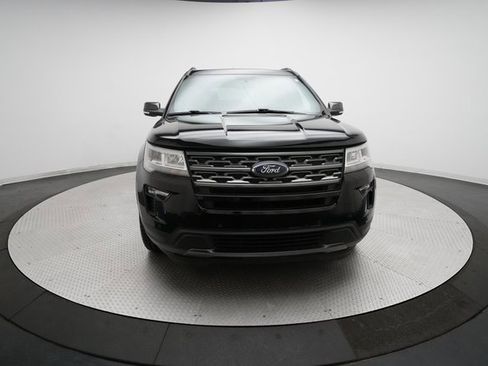 Used 2018 Ford Explorer XLT w/ Equipment Group 202A image 11