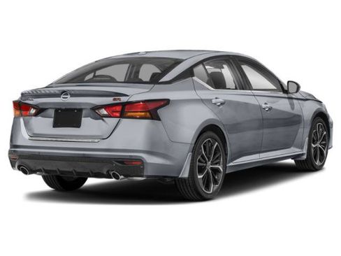 Used 2024 Nissan Altima 2.5 SR FWD image 2
