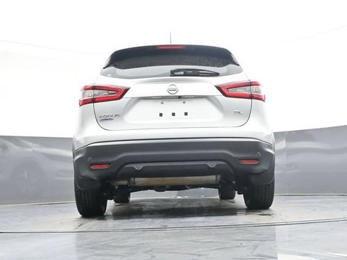 Used 2022 Nissan Rogue Sport SL w/ Premium Package FWD image 32