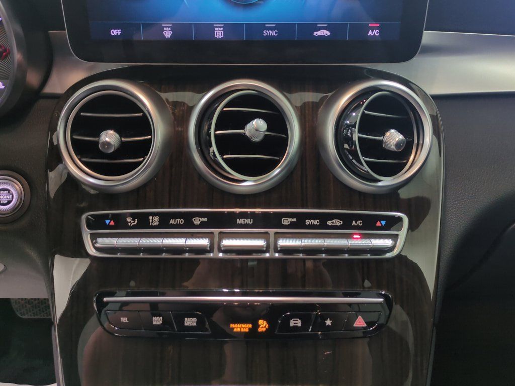 Used 2020 Mercedes-Benz GLC 300 4MATIC image 10