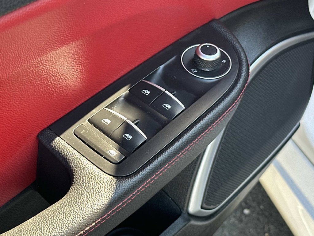 Used 2018 Alfa Romeo Giulia Ti AWD/4WD image 20