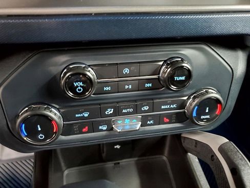 Used 2022 Ford Bronco Outer Banks image 16