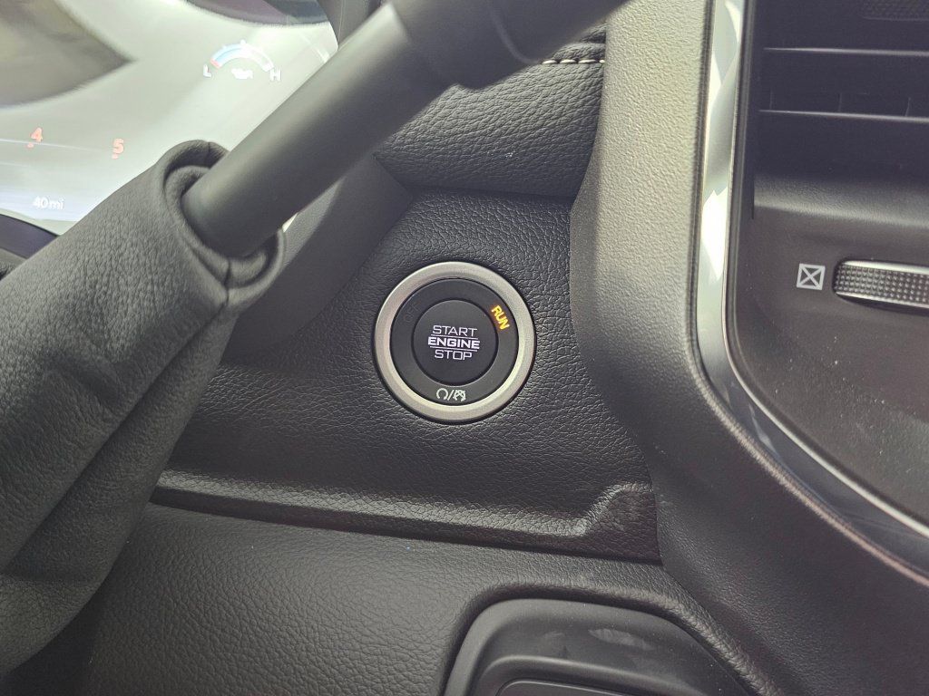New 2026 RAM 3500 Laramie AWD/4WD image 28