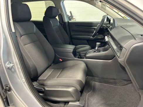 Certified 2025 Honda CR-V EX image 14