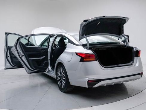 Used 2024 Nissan Altima 2.5 SV image 23