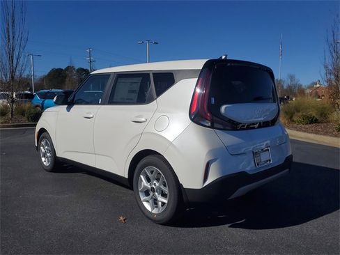 New 2025 Kia Soul LX image 6