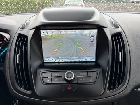 Used 2019 Ford Escape SEL image 22