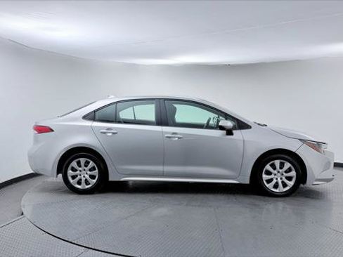 Used 2024 Toyota Corolla LE FWD image 9