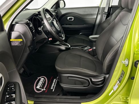 Used 2018 Kia Soul image 16