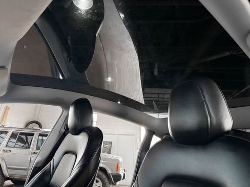 Used 2022 Tesla Model Y Performance image 28