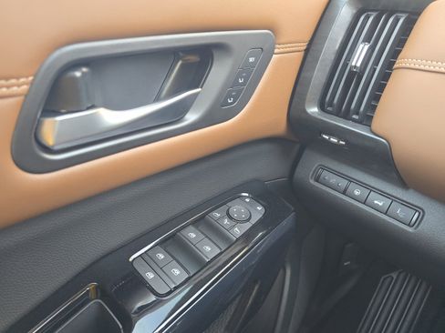 New 2026 Nissan Pathfinder Platinum AWD/4WD image 22