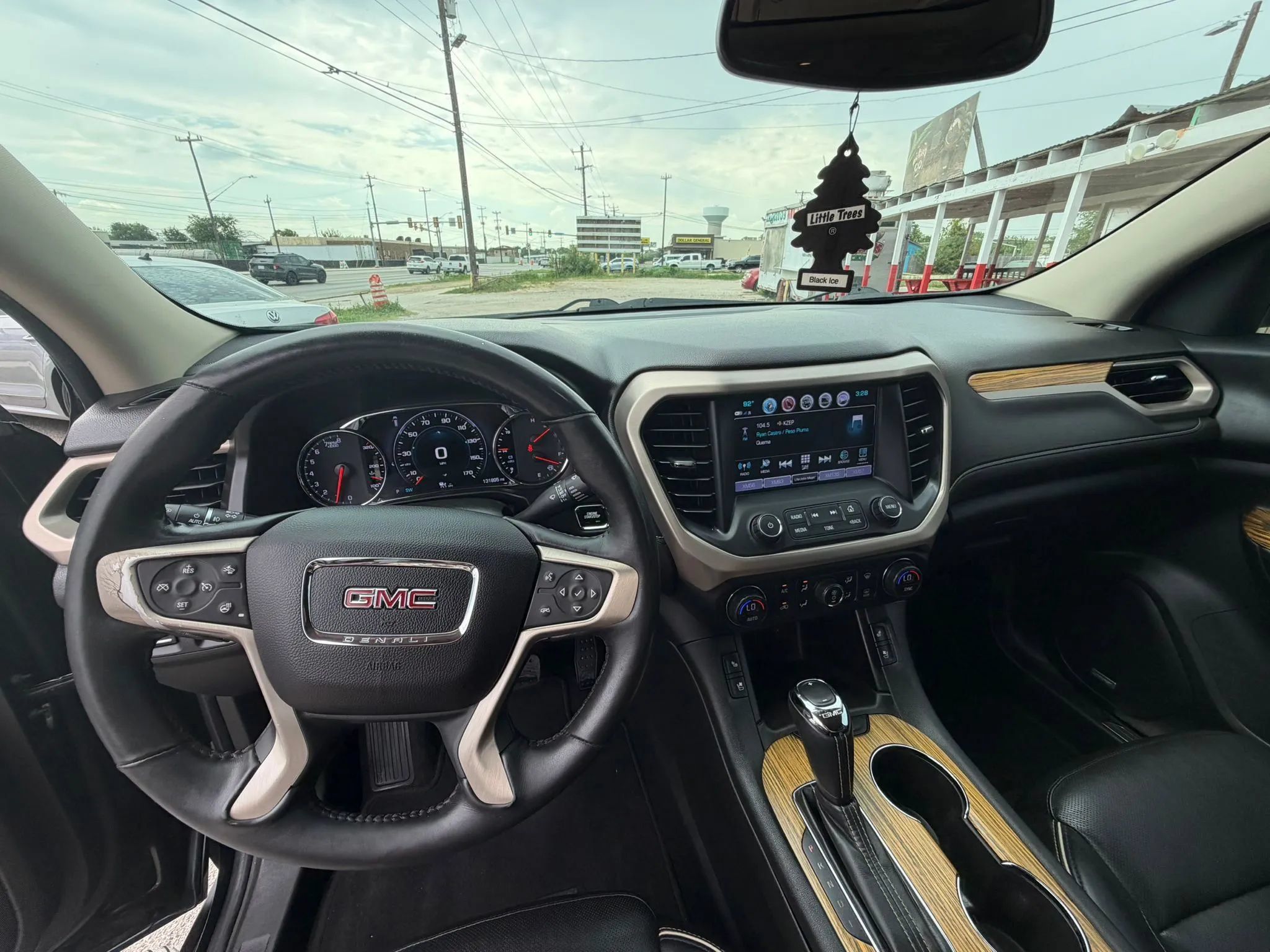 Used 2017 GMC Acadia Denali w/ Technology Package AWD/4WD image 11