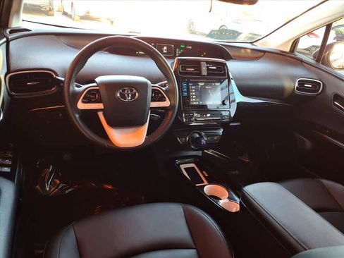 Used 2016 Toyota Prius Four Touring image 9