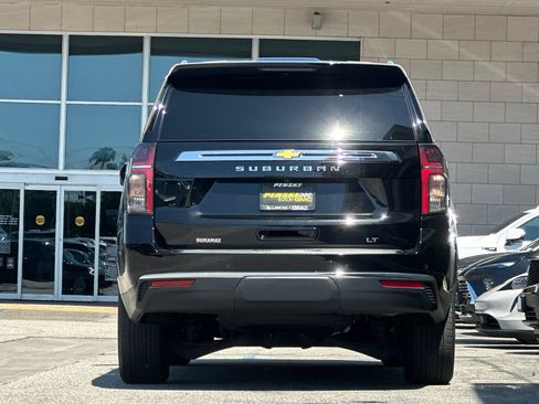 Used 2024 Chevrolet Suburban LT w/ LT Signature Plus Package RWD image 5