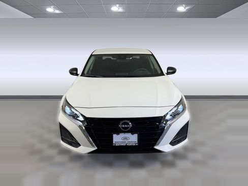 Used 2024 Nissan Altima 2.5 S image 6