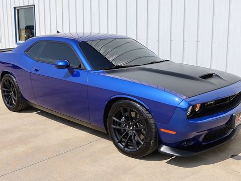 Used 2021 Dodge Challenger R/T Scat Pack w/ T/A Package RWD image 7