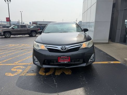 Used 2012 Toyota Camry XLE FWD image 2