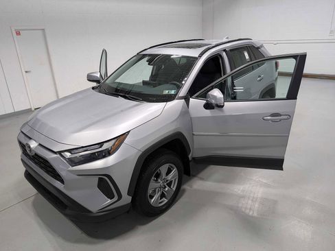 Used 2025 Toyota RAV4 XLE image 16