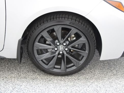Used 2026 Toyota Corolla SE w/ SE Premium Package FWD image 5