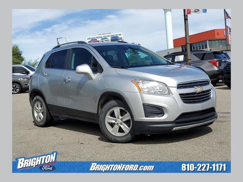 Used 2016 Chevrolet Trax LT w/ LT Convenience Package FWD image 1