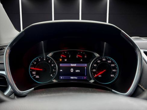 Used 2020 Chevrolet Equinox Premier w/ Premier Redline Edition image 17