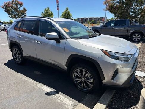 Used 2022 Toyota RAV4 XLE Premium AWD/4WD image 2