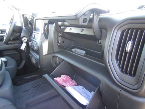 Used 2021 Chevrolet Silverado 2500 Custom w/ Custom Value Package image 28