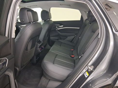 Used 2022 Audi e-tron Premium image 12