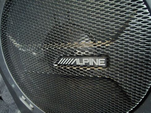 Used 2018 Jeep Wrangler Unlimited Sahara image 12