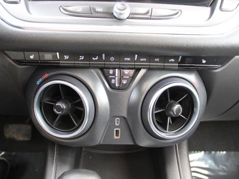 Used 2023 Chevrolet Blazer LT image 12