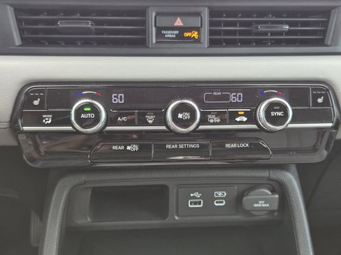 Certified 2025 Honda Pilot Touring image 19