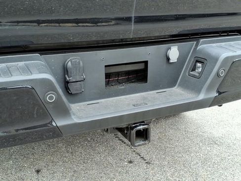 Used 2023 Ford F150 Lariat w/ Equipment Group 502A High image 4