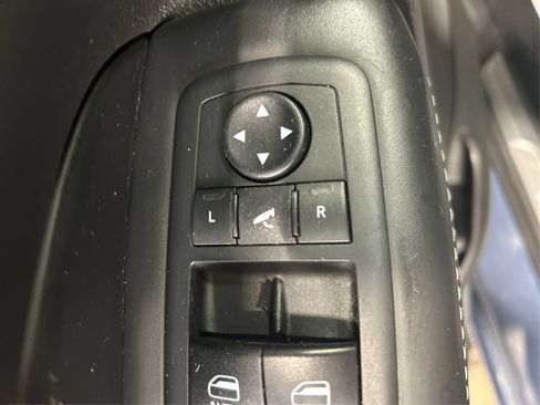 Used 2021 Jeep Grand Cherokee Overland AWD/4WD image 32
