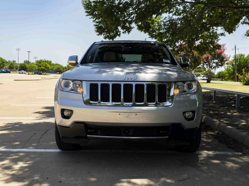Used 2011 Jeep Grand Cherokee Overland AWD/4WD image 3