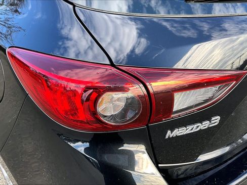 Used 2017 MAZDA MAZDA3 Touring image 29