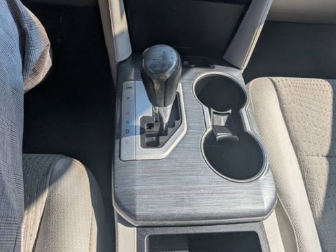 Used 2013 Toyota Camry LE image 10