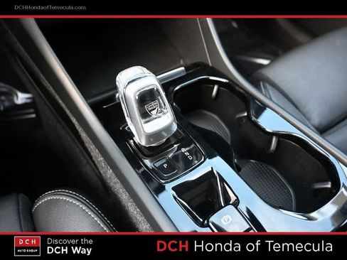 Used 2021 Volvo XC40 T4 Inscription image 11