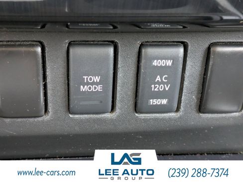 Used 2015 Nissan Titan SV w/ SV Value Truck Package image 26