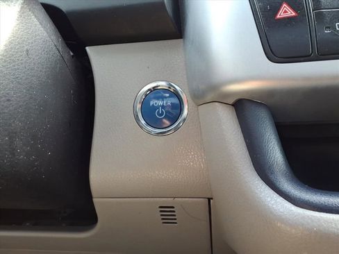 Used 2017 Toyota Highlander XLE image 19