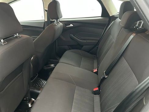 Used 2016 Ford Focus SE w/ SE Power Seat Package image 26