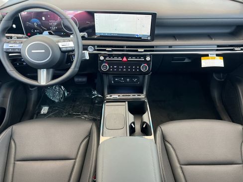 New 2025 Hyundai Tucson Limited image 3