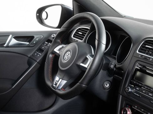 Used 2013 Volkswagen Golf 4-Door image 24