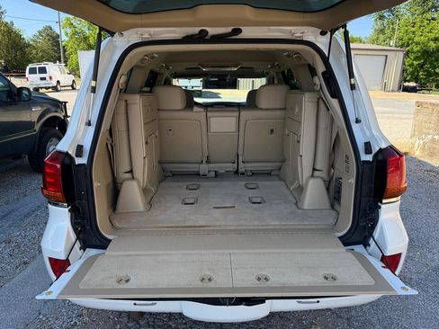Used 2008 Lexus LX 570 4WD image 22